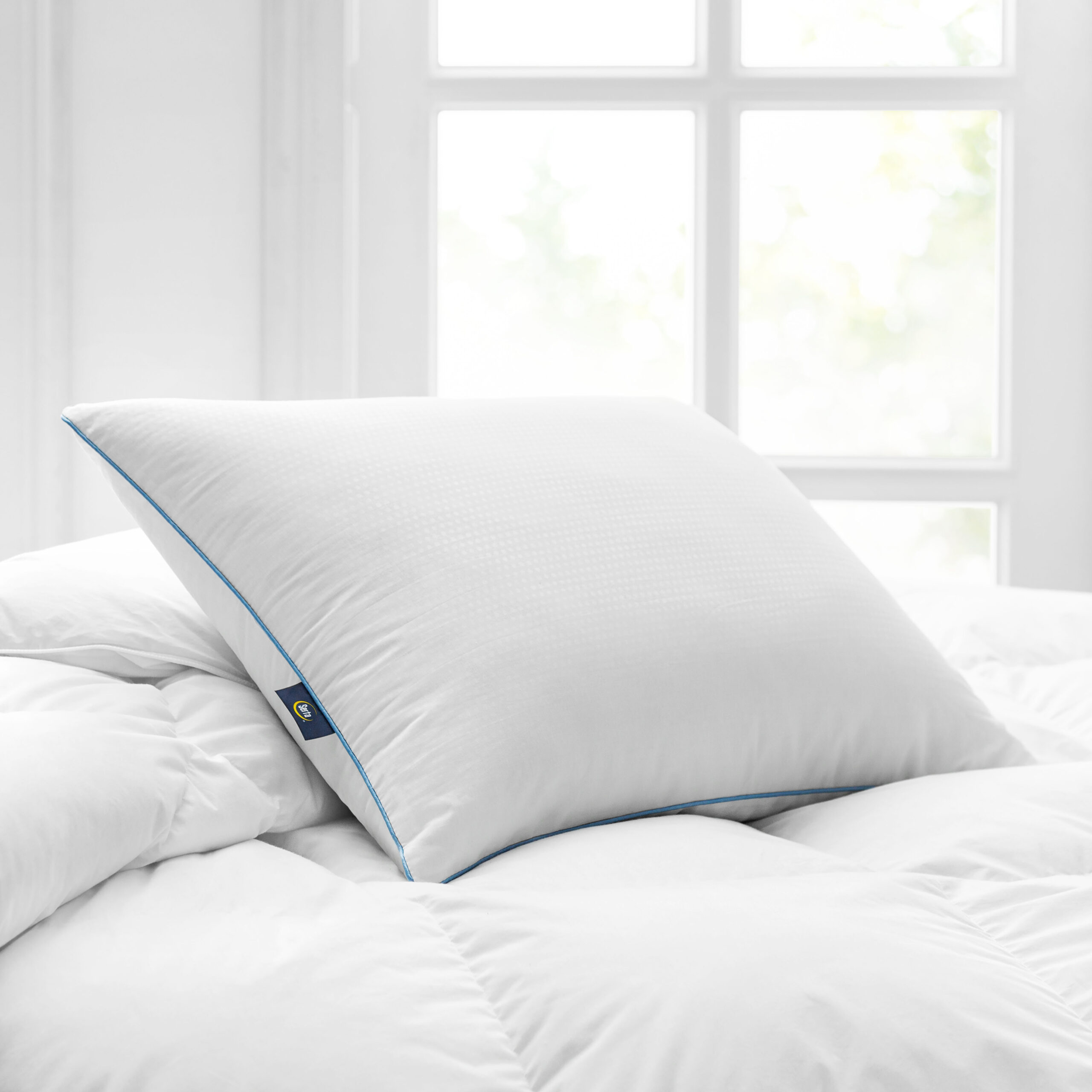 Mainstays Extra Firm Bed Pillow, Ideal for Side Sleepers, Standard/Queen 